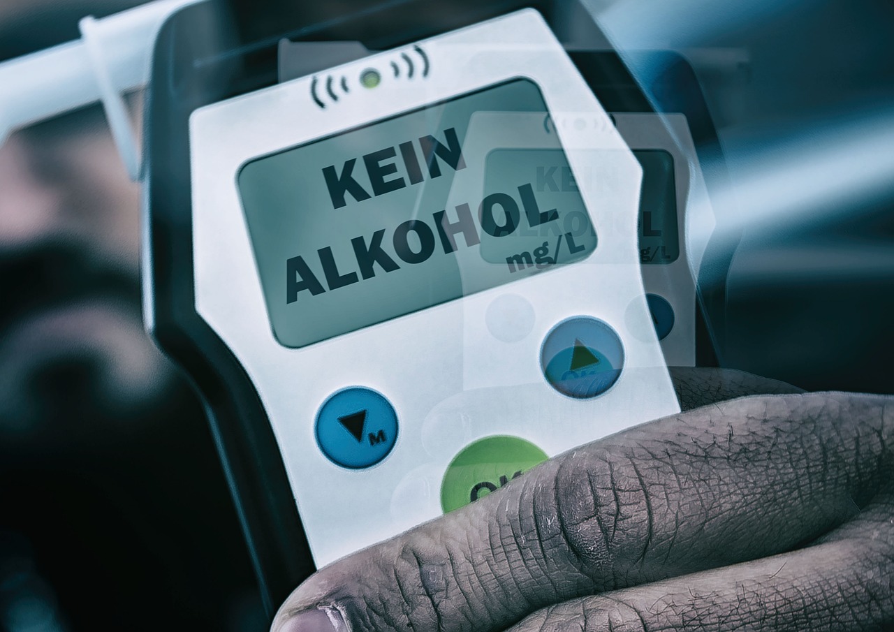 ¿Cuál es la tasa máxima de alcholemia permitida en aire espirado para conductores en general?
